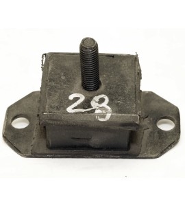 SOPORTE DE TOYOTA HILUX + 1/2 ADAP MOT.35 .