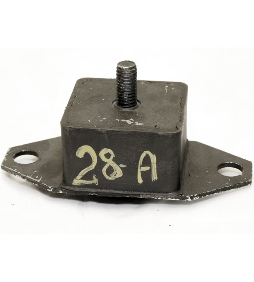 SOPORTE DE TOYOTA HILUX + 1/2 ADAP MOT.35 .